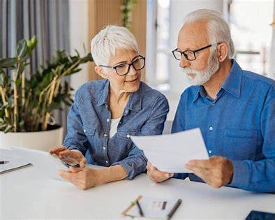 https://cdn.elderlifefinancial.com/wp-content/uploads/2023/07/Long-Term-Care-Insurance-vs.-Short-Term-Care-Insurance.jpg?lossy=1&ssl=1&strip=all&w=1280&utm_source=chatgpt.com